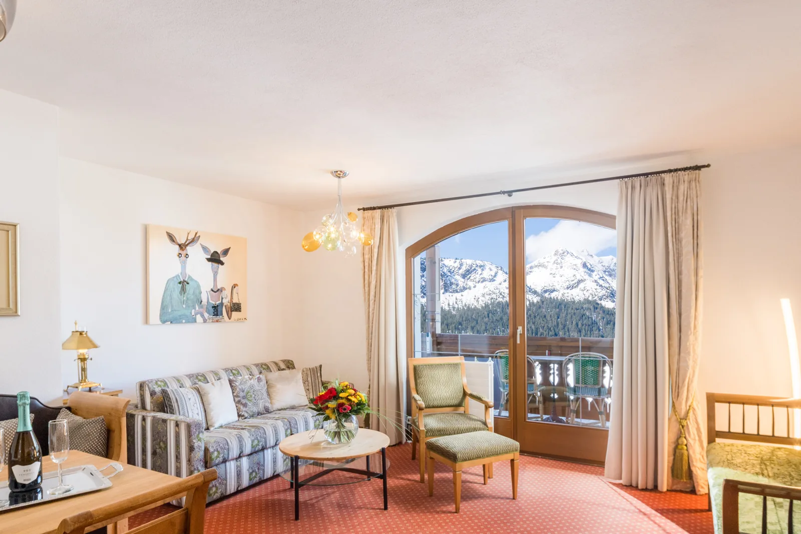 Living room of the Biedermeiersuite Freischütz with mountain view